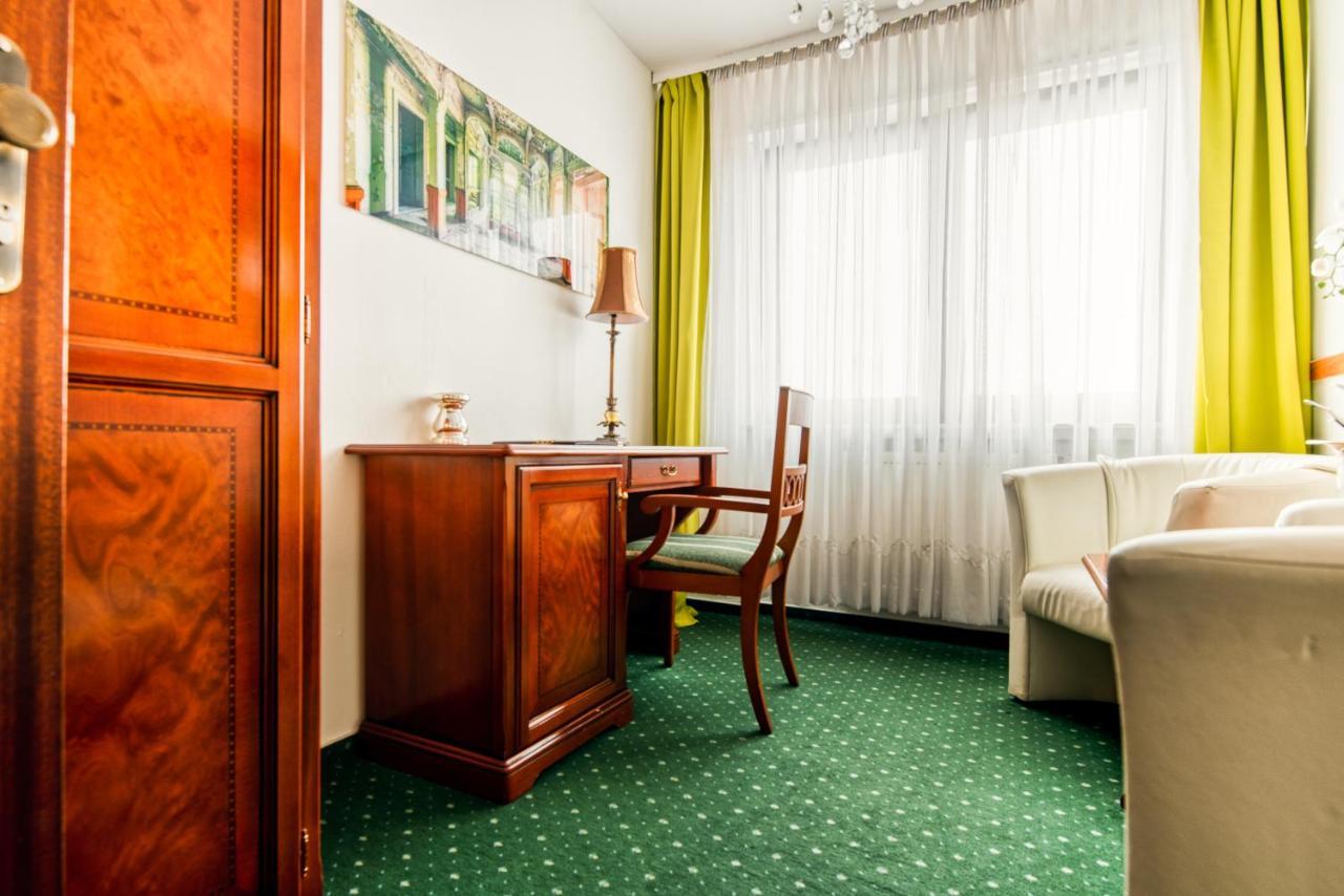 Hotel-Restaurant Central Am Koenigshof Viernheim Buitenkant foto